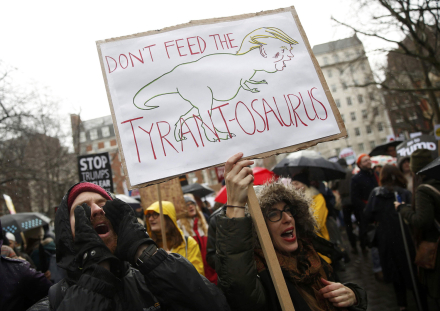 tiranosaurio-trump.jpg