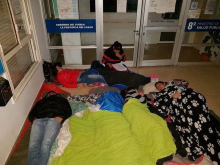 Encadenados Materno durmiendo.jpg