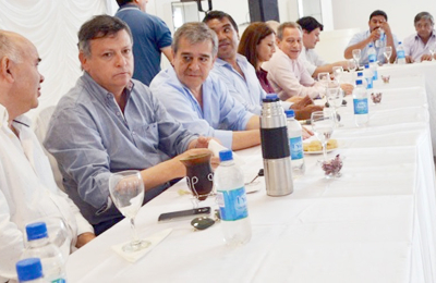 Intendentes del FCHMM concedieron mandato a Peppo para definir candidatos a las nacionales