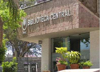 biblioteca central Unne.jpg