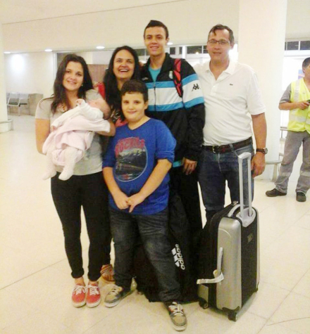 lautaro y familia.jpg