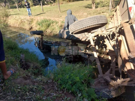 tractor2.jpg