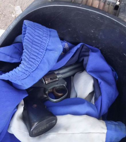 revolver 2.jpg