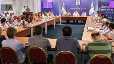 Peppo se reunió con su gabinete en su regreso de Buenos Aires