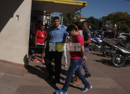 policia gatillo facil.jpg