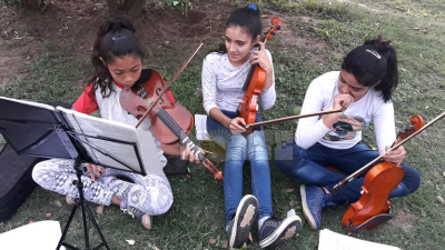 Ensayo, concierto y encanto musical al aire libre