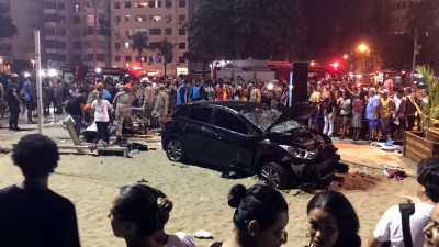 Auto invade accidentalmente paseo de Copacabana y deja más de 10 heridos