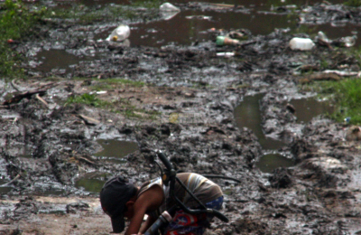 Ahora la crecida del río Negro afecta a 100 familias en Resistencia 