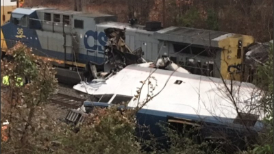 Al menos dos muertos en una colisión de trenes en Carolina del Sur