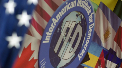 Infobae obtuvo el premio del Instituto Interamericano por la Democracia