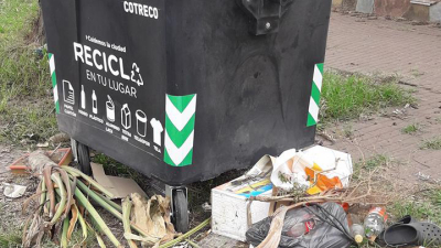La imagen de un contenedor de basura que llama a la reflexión