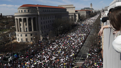 Multitudes toman las calles de EEUU contra el libre acceso a las armas de fuego
