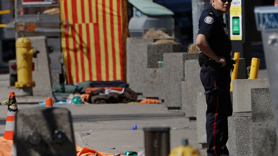 El conductor que atropelló a peatones en Toronto fue acusado de asesinato premeditado