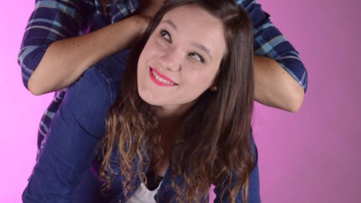 Manuela Saiz y Angie Sanmartino darán un taller de stand up