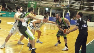 Hindú se llevó el primer juego