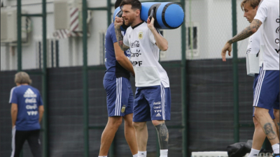 Sampaoli ensayó un probable equipo de cara al debut con Islandia