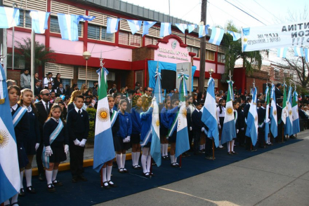 Capitanich bandera 2.jpg