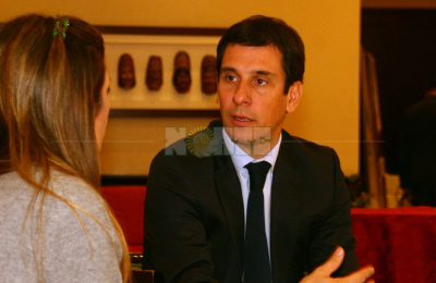“No podemos asumir compromisos de más viviendas que excedan el equilibrio fiscal”