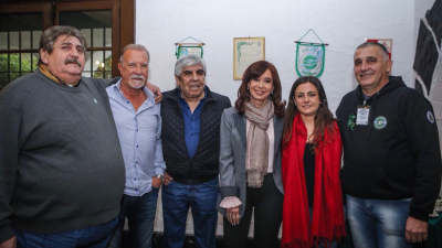 Cristina y Moyano se muestran juntos en el pico de las denuncias judiciales