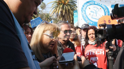 Nutrida movilización de estatales en reclamo de mejores haberes