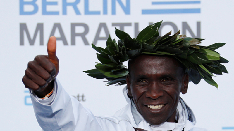 Eliud Kipchoge estableció nuevo récord mundial de maratón