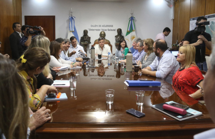 PEPPO-CON-DIPUTADOS8.jpg