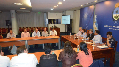 El gobierno planteó el apoyo al acuerdo con el FMI a intendentes y legisladores