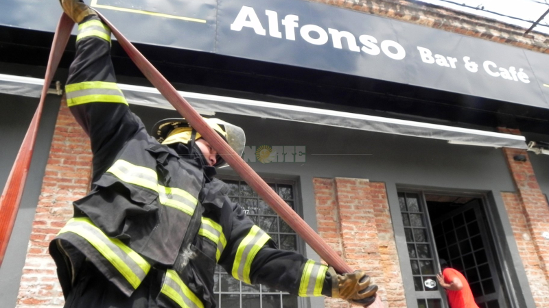 Principio de incendio en un reconocido bar de Resistencia