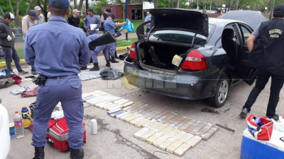 Un exgendarme, su esposa y suegra cayeron con más de 160 kilos de droga