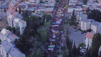 Otra multitudinaria movilización y el retorno de la represión policial