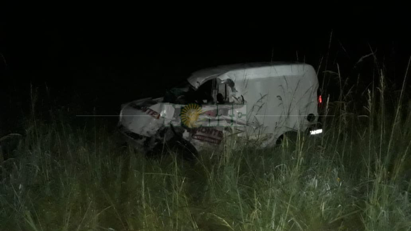 Un muerto deja un choque frontal entre utilitario y un camión cerca de Basail
