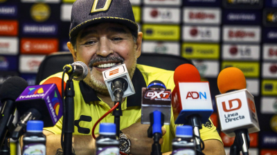 Hinchas de Boca eligieron a Maradona para reemplazar al Mellizo