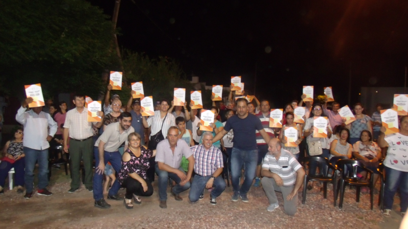 Entregaron títulos de propiedad a 54 familias dugratenses