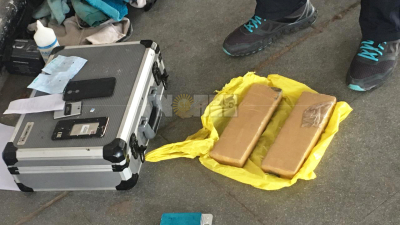 Tomó un remis con dos kilos de droga y lo atraparon en la terminal
