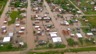 En Barranqueras y Vilelas ya trabajan en la vuelta a casa de los evacuados