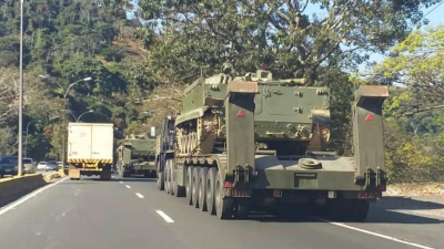 Trasladan tanques hacia ciudad del interior de Venezuela