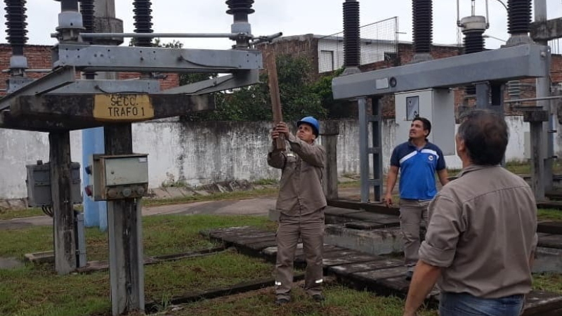 Fallas en dos centros de distribución dejaron a varios barrios de Resistencia nuevamente sin luz