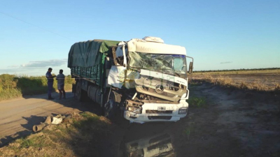 Un camionero herido tras colisionar con otro camión en Tres Estacas