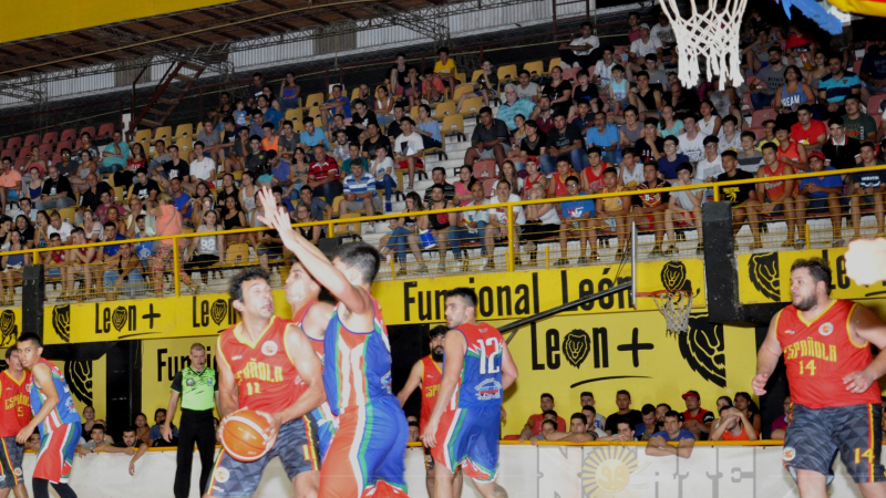 Española se quedó con el clásico y se acercó a la punta