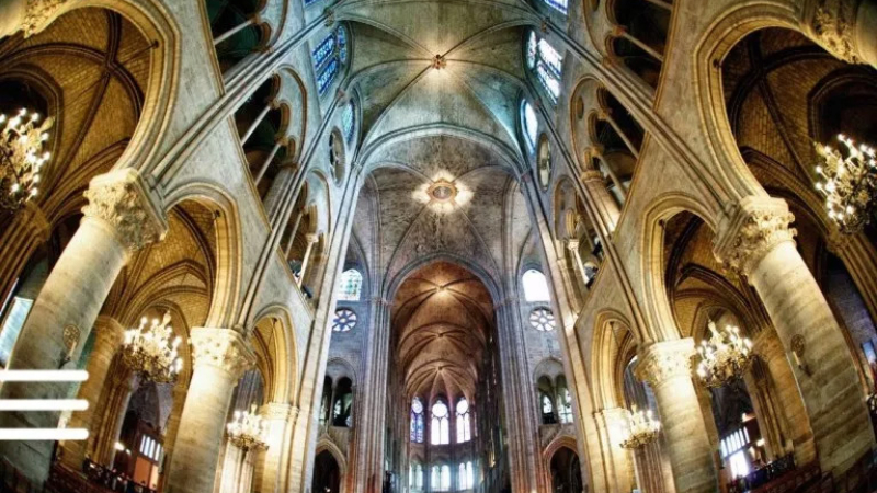 Las pinturas de Notre Dame dañadas serán reparadas en el Louvre