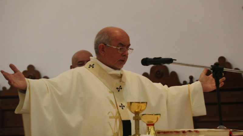 La Iglesia en plena vigilia pascual
