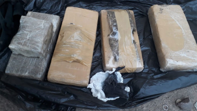 Dos posibles implicados en narcomenudeo fueron detenidos en un control rutero