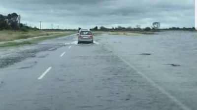 El agua avanzó sobre la Ruta 6