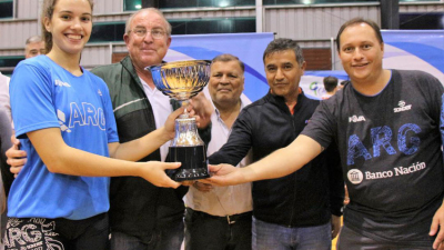 Vóley: Las Panteritas levantaron la Copa Chaco