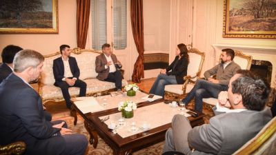 Peppo rubricó convenio con la Nación para asistencia alimentaria, sanitaria, provisiones de colchones y abrigos
