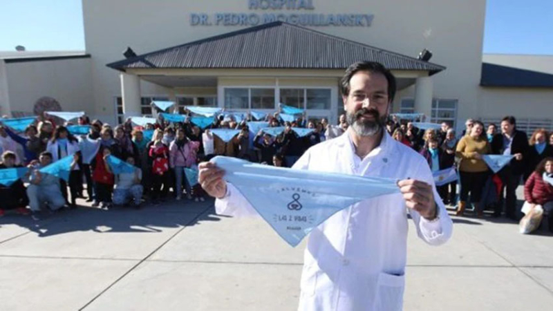 Marcha en respaldo a médico que se negó a realizar aborto