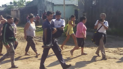 Violentos enfrentamientos entre choferes y policías para desalojar el predio de ERSA