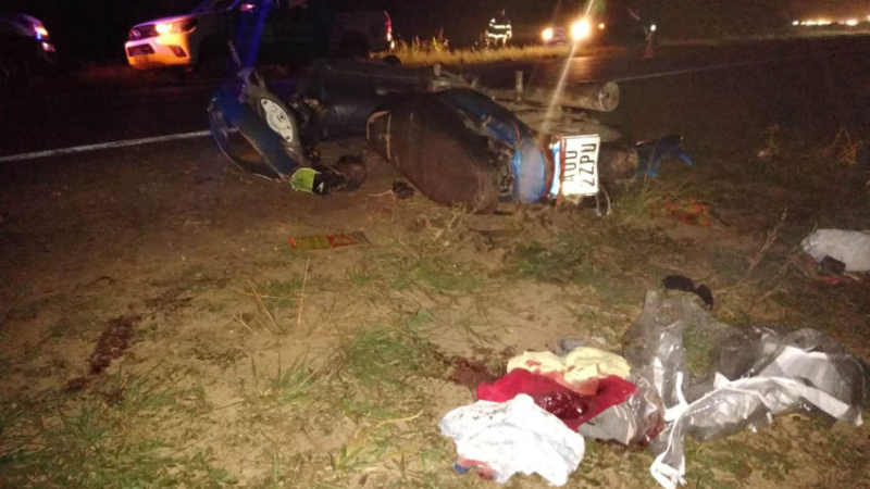 Ruta 89: Dos heridos graves al colisionar una moto con una camioneta