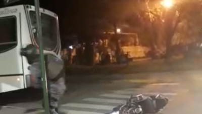 Puerto Tirol: Cinematográfico robo de un colectivo y fuga