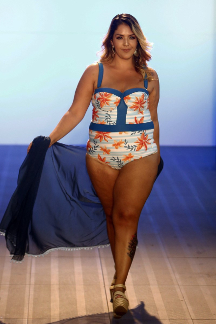 estilo pin up enteriza.jpg